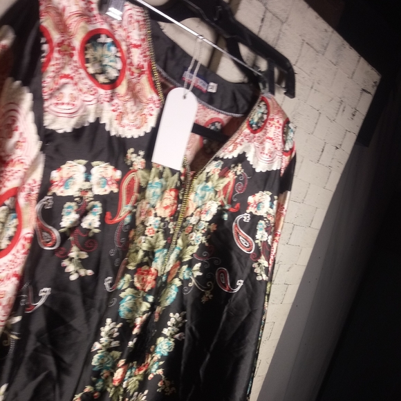 Dress - Picture 3 of 8